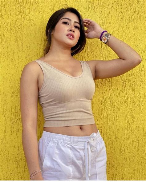 indian hot girls|Actress & Model (@bollywoodbird) • Instagram photos and videos